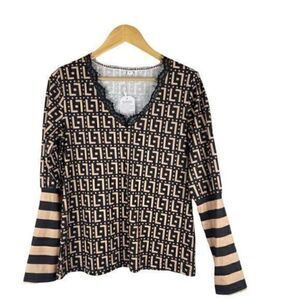 Aderez Lace V-Neck Top Black/Tan Pattern Long Sleeve Lightweight Small NWT NEW